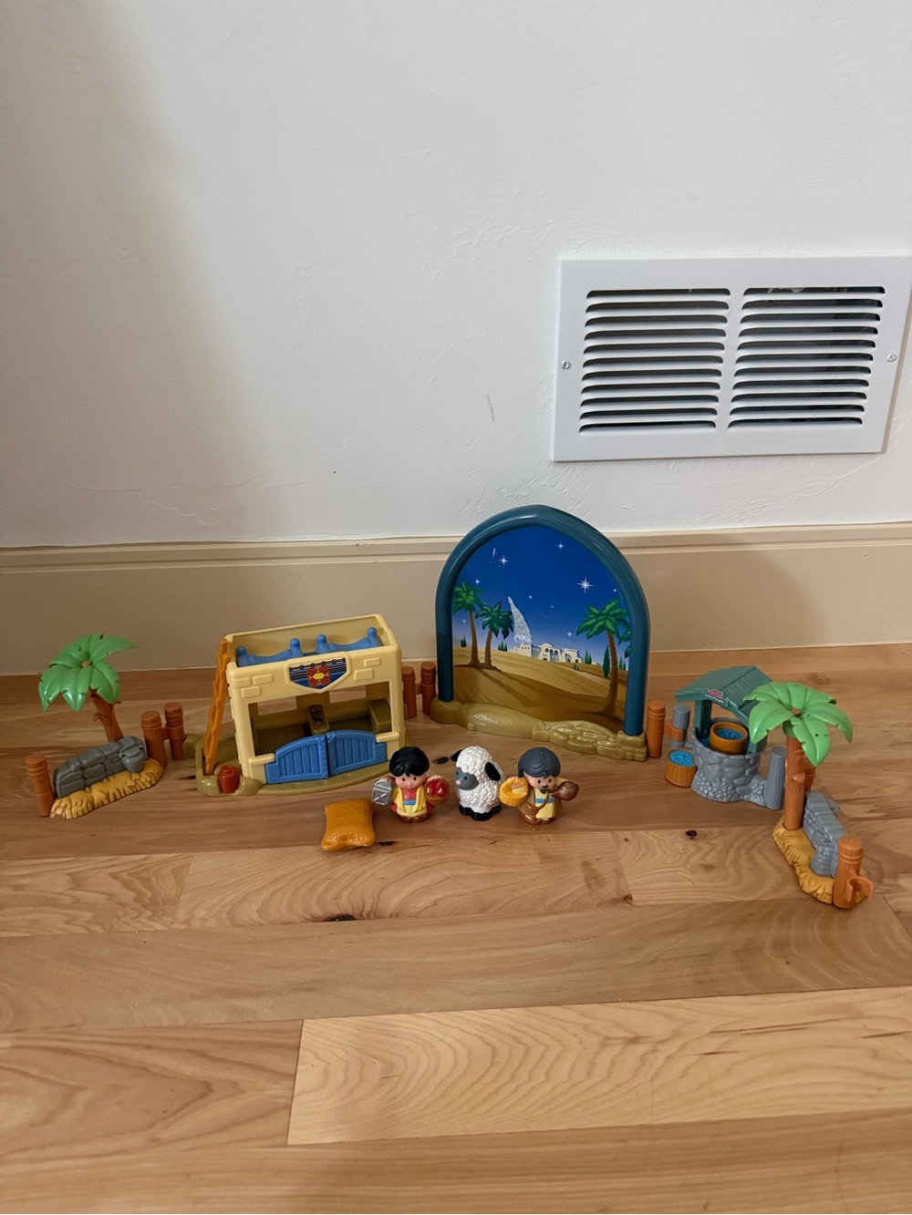 Fisher-Price Little People Inn at Bethlehem Nativity Set *missing a few pieces